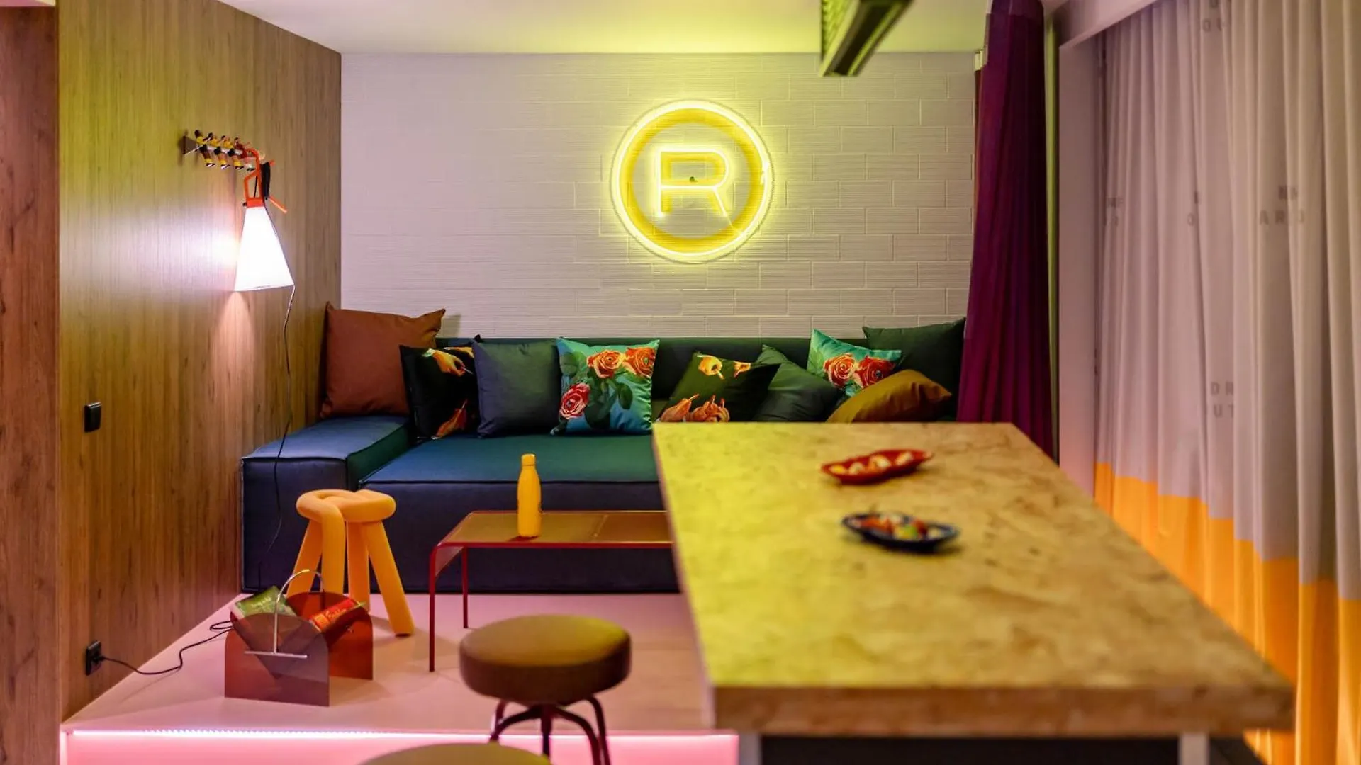 Ryans Lolas - Adults Only San Antonio  Hotel