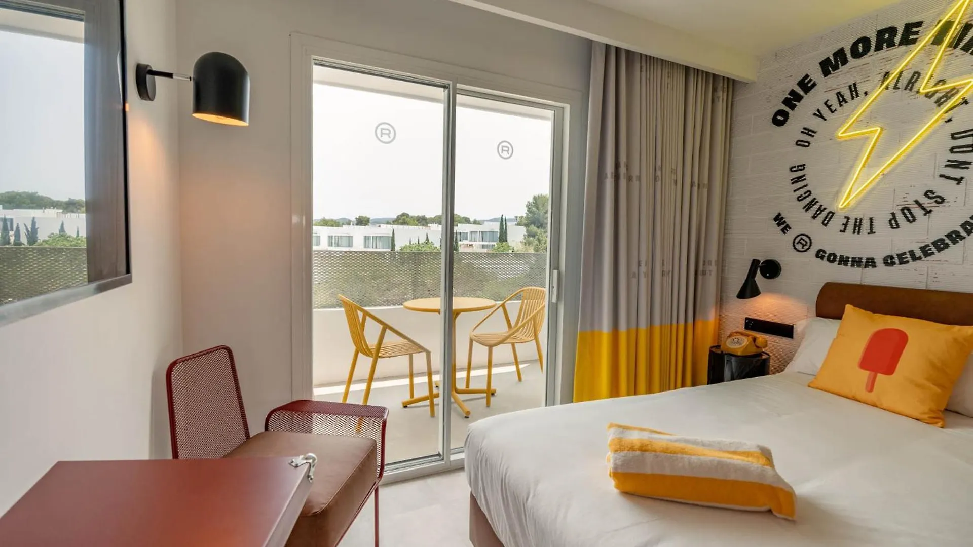 **** Hotel Ryans Lolas - Adults Only Sant Antoni de Portmany Spanien